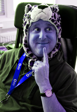 The same photo of Bruce Lawson, but this time without any embedded ICC profile - this will appear completely colour-shifted in all browsers