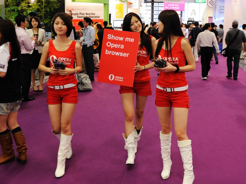 Computex Opera Girls